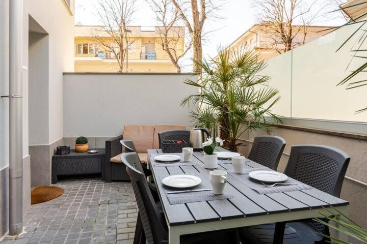 Apartament A Casa Minerva Rimini Zewnętrze zdjęcie