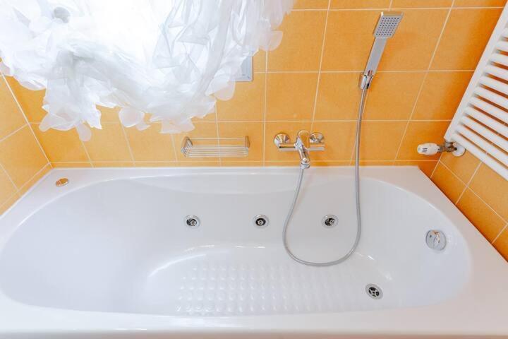 Apartament A Casa Minerva Rimini Zewnętrze zdjęcie